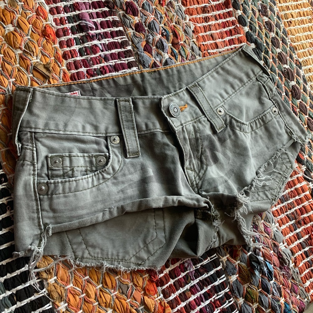 True Religion Bobby Camo Cut off in Camo